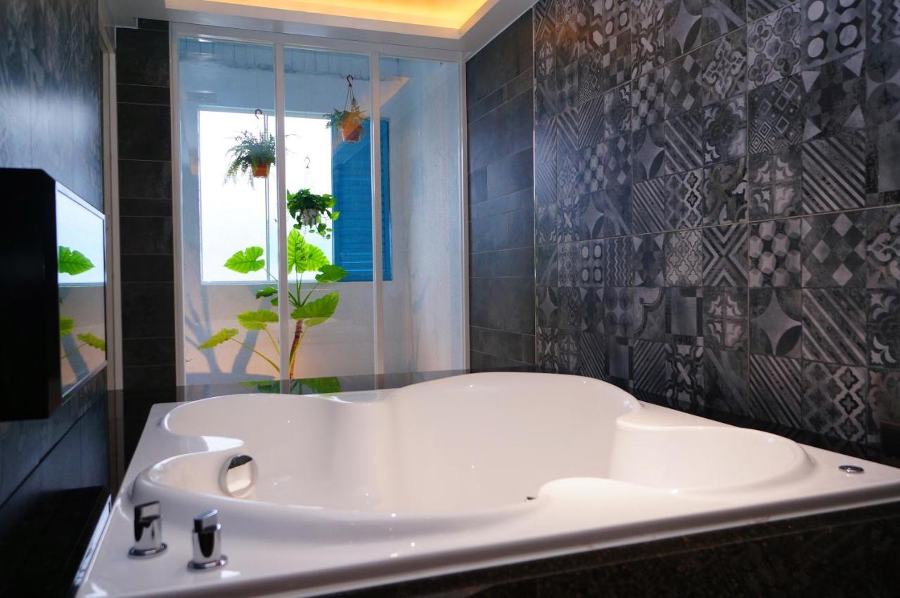 浪琴motel文創旅館 Ταϊχούνγκ Εξωτερικό φωτογραφία