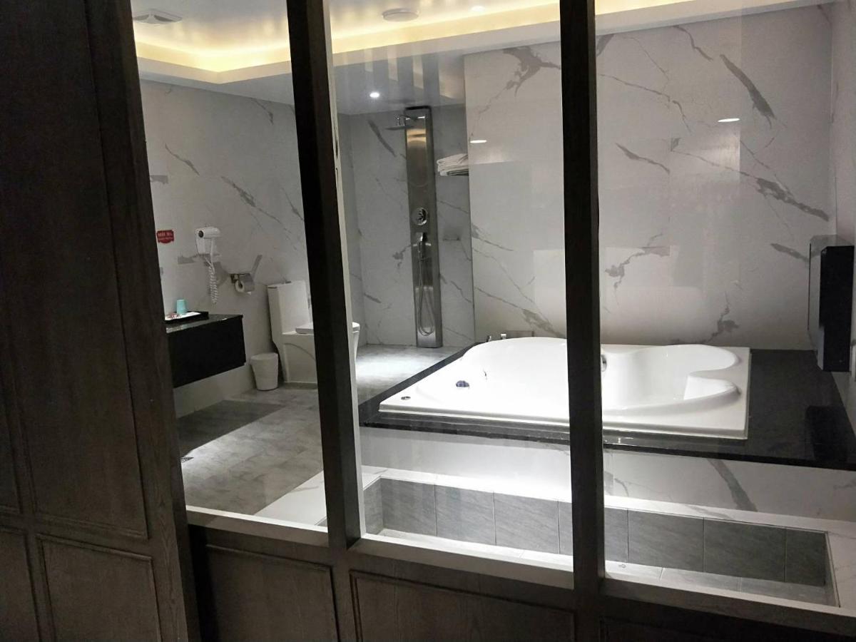浪琴motel文創旅館 Ταϊχούνγκ Εξωτερικό φωτογραφία