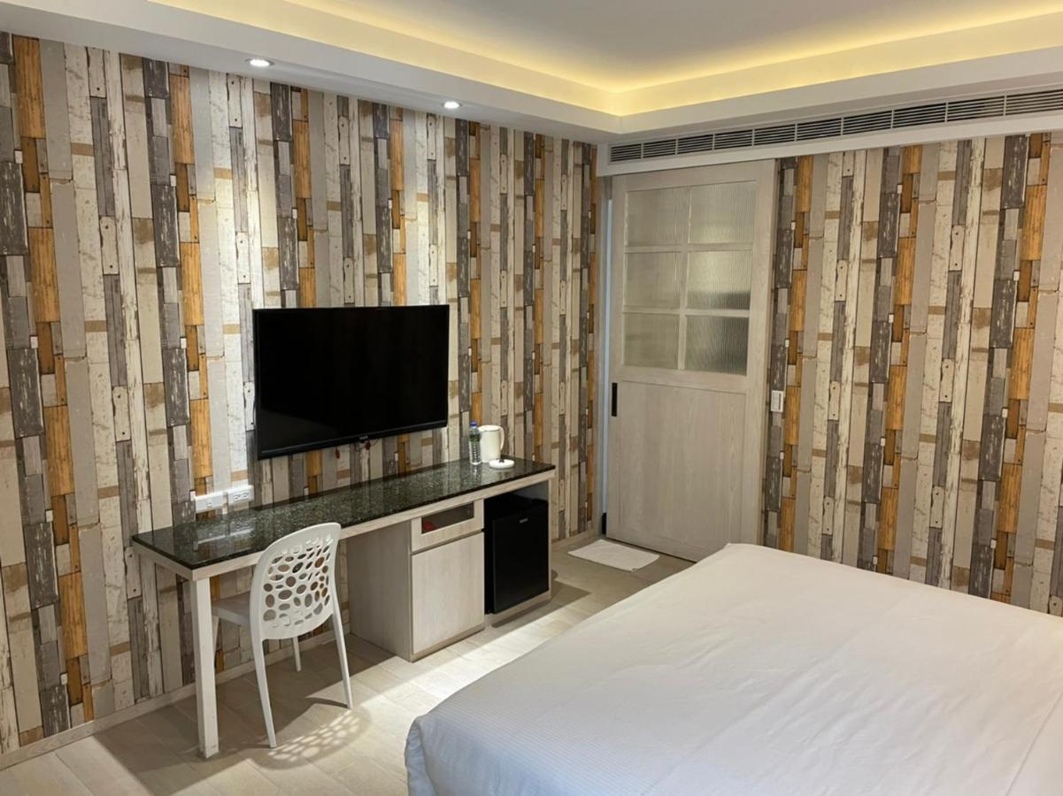 浪琴motel文創旅館 Ταϊχούνγκ Εξωτερικό φωτογραφία